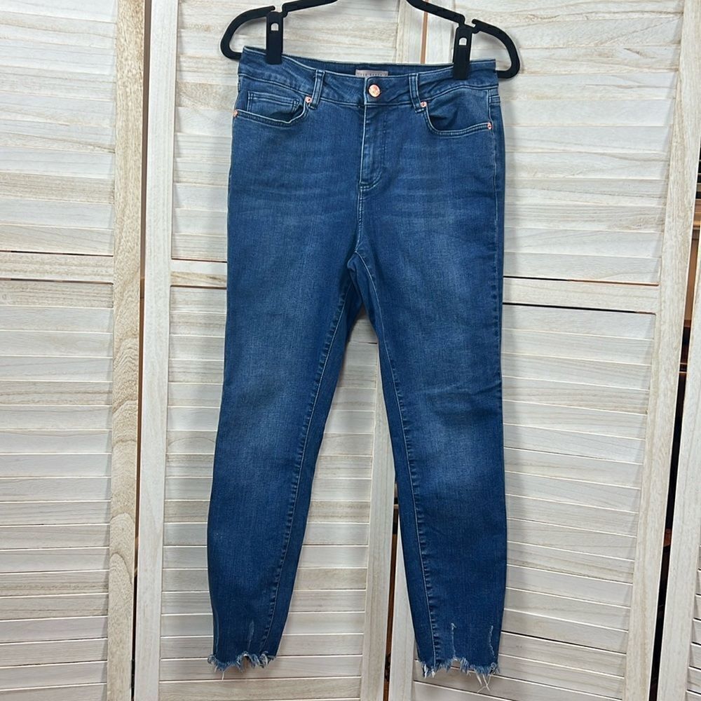 3/$25 Ted Baker London Catrina Distressed Hem Skinny Jeans 30